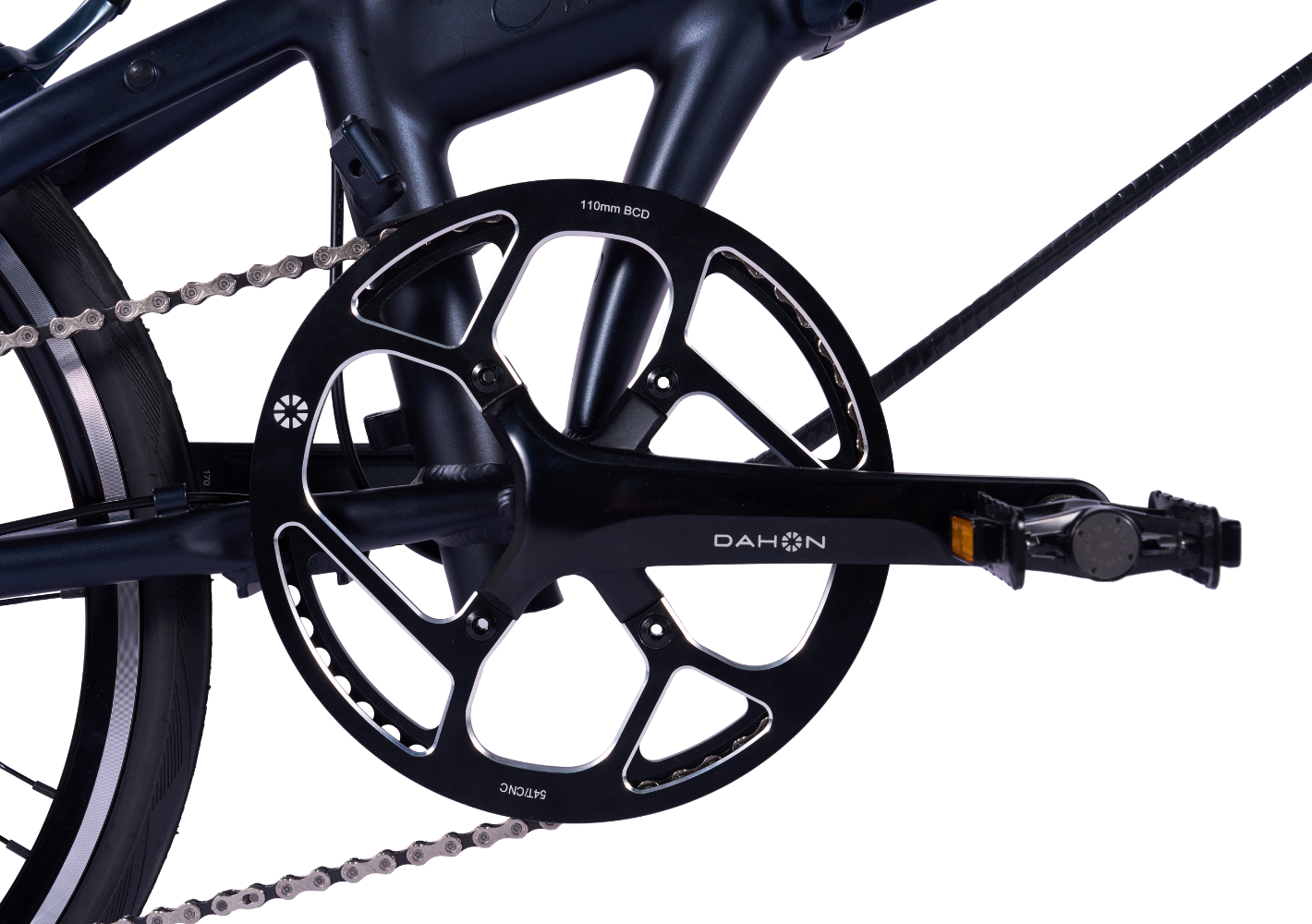 Dahon Mu Pro folding bike drivetrain: black alloy crankset, silver chainring, silver chain, and black pedals.