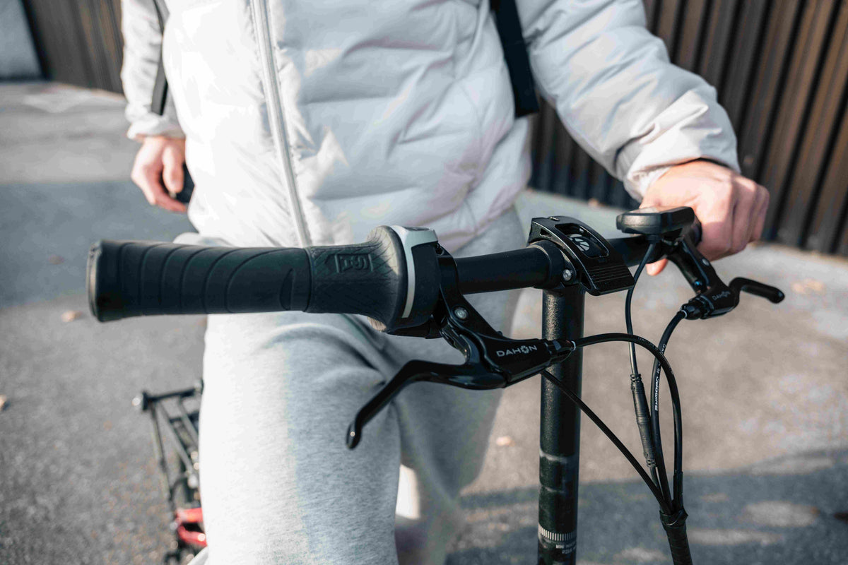 Ultra-Compact & Electric | Dahon Curl Ei4 Folding E-Bike
