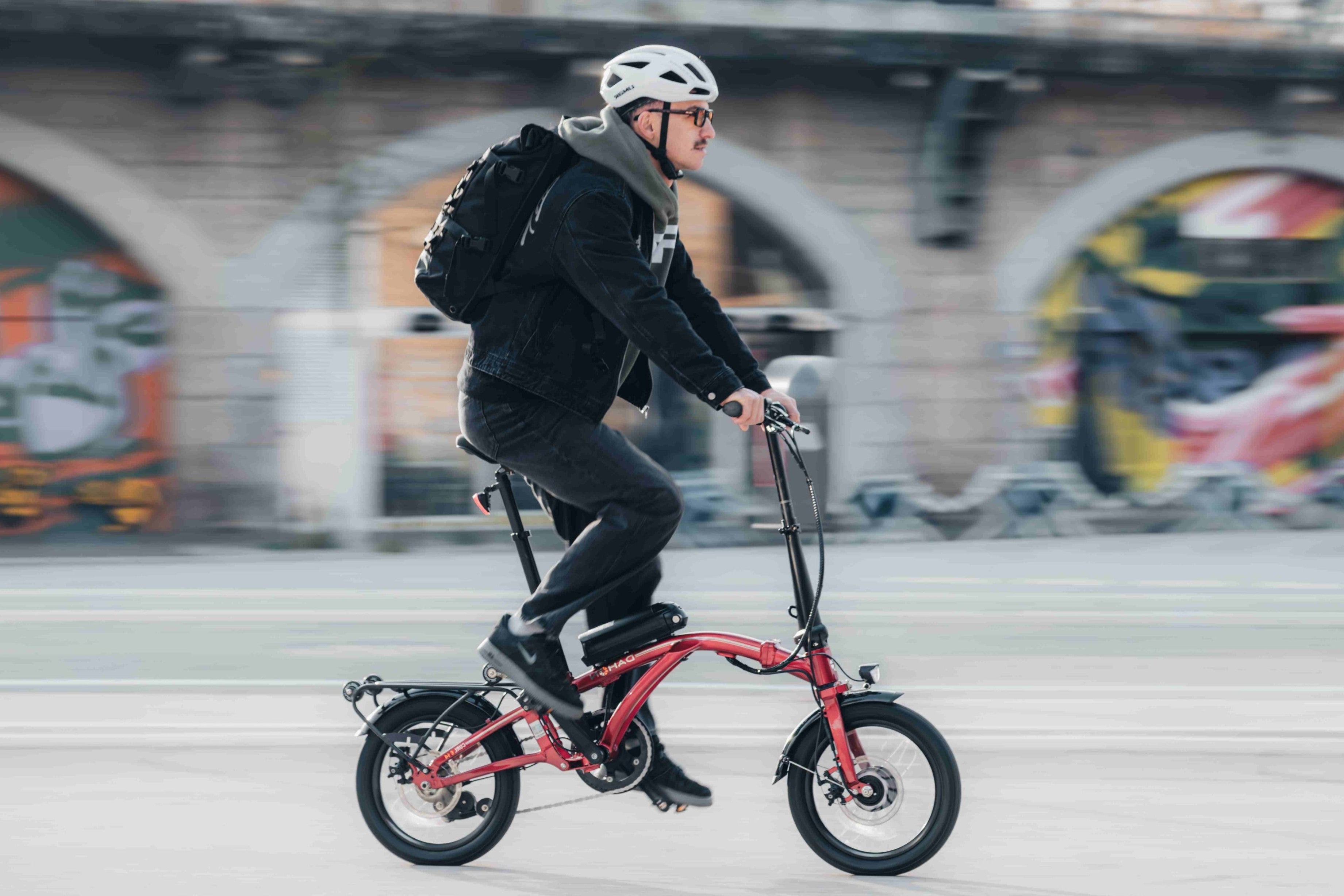 Ultra-Compact & Electric | Dahon Curl Ei4 Folding E-Bike Ultra-Compact & Electric | Dahon Curl Ei4 Folding E-Bike