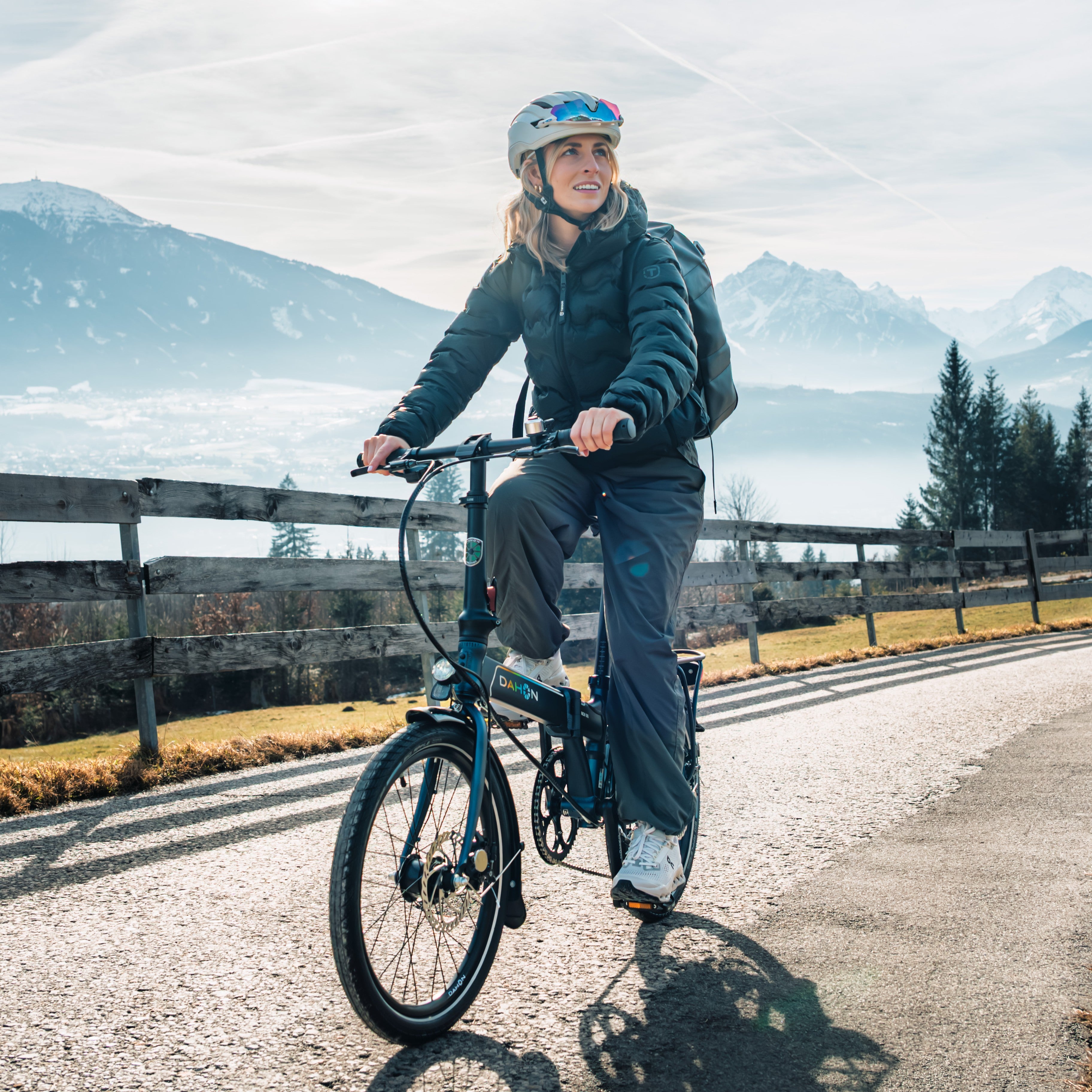 Sporty, Fast & Robust | Dahon Launch D8 Folding Bike